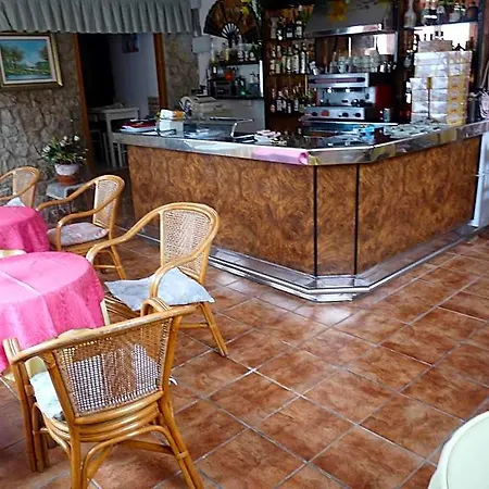 Hotel Roiz 2*